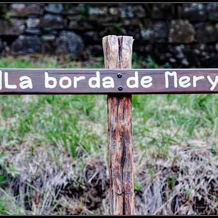 La Borda De Mery. Charo Luaran gambar